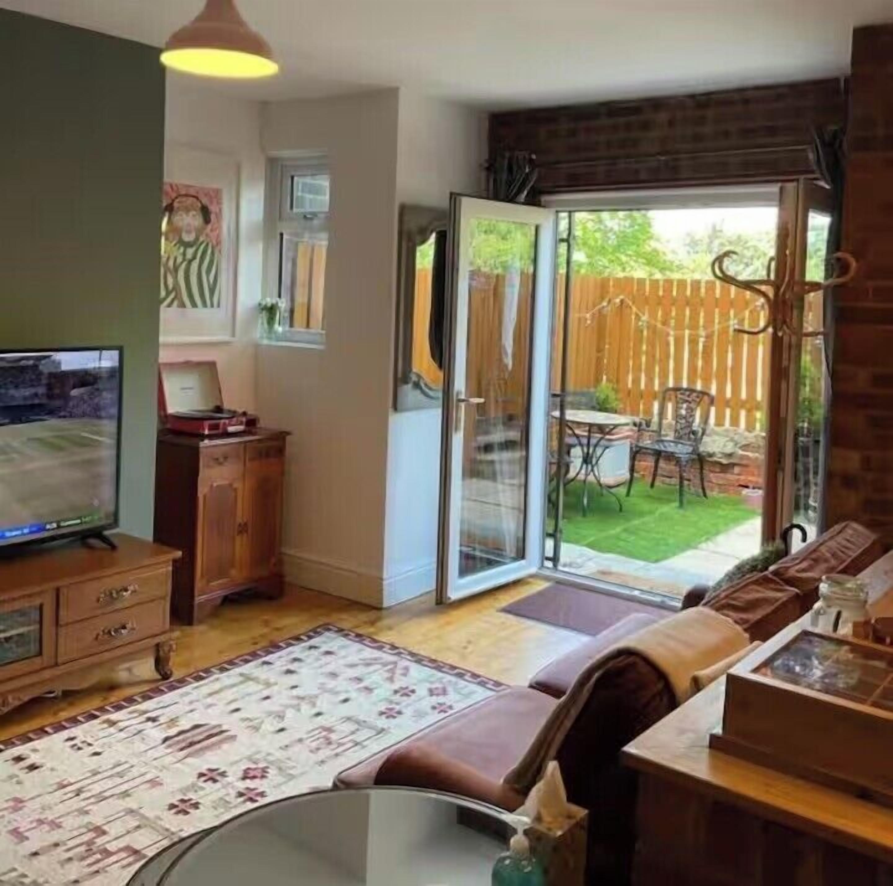 Fernseher, Stereoanlage