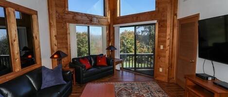 Condo, 3 Bedrooms | Living area