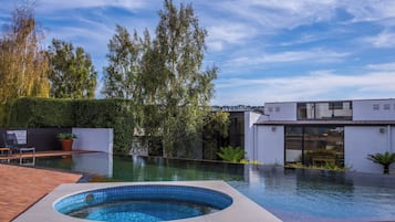 Udendørs pool