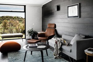 Suite, Non-Smoking | Bathroom | Shower, hair dryer, bathrobes, towels