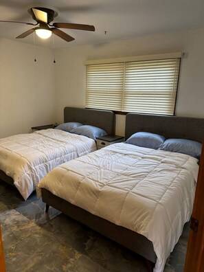 5 bedrooms, iron/ironing board, bed sheets