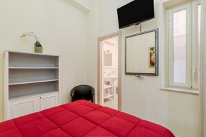 1 habitación, tabla de planchar con plancha, wifi y ropa de cama