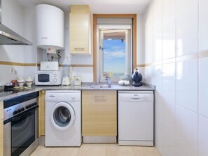 Maison, 4 chambres, terrasse | Cuisine privée