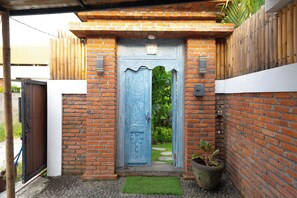 Exterior detail - Stylish Tropical Villa Barroso – Canggu Shortcut (Kabupaten Badung,Kuta Utara,Canggu)
