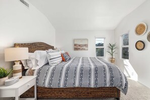 3 bedrooms, travel cot, WiFi, bed sheets