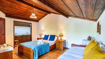 1 bedroom, bed sheets