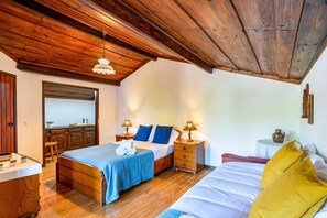 1 bedroom, bed sheets