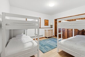 4 habitaciones, escritorio, wifi y ropa de cama 