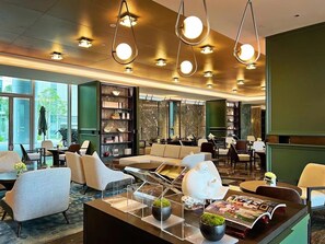 Coin salon dans le hall