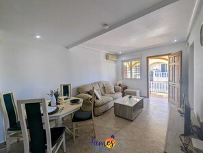Living area - Traditional 3 Bed Quad House, Playa Flamenca PF5 (Orihuela)