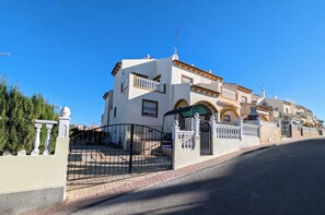Exterior - Traditional 3 Bed Quad House, Playa Flamenca PF5 (Orihuela)