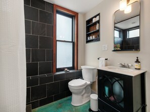 Artículos de tocador ecológicos, secador de pelo, bidet, toallas
