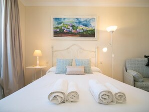 2 bedrooms, iron/ironing board, WiFi, bed sheets - SibsSanlucar Vistas Coto Newly renovated Center (Sanlucar de Barrameda)