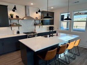 Fridge, microwave, oven, stovetop - Brand New Home, Pool & Spa, Fire Pit, Amazing View of Golf & Mountain Views (Indio)