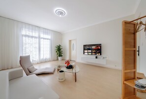 Elite Townhome, Patio, Park View | Blackout curtains, iron/ironing board, free WiFi - Villa in the park (Guiyang)