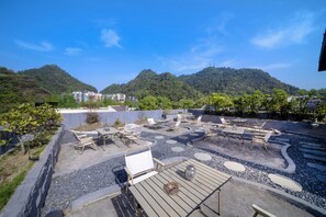 Elite Townhome, Patio, Park View | Terrace/patio - Villa in the park (Guiyang)
