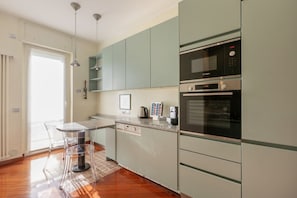 Fridge, oven, stovetop, dishwasher - Wonderful three-room apartment Solari area 7th p. - Mirable PM (Milano)