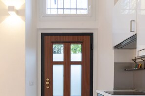 Fridge, stovetop, electric kettle, toaster