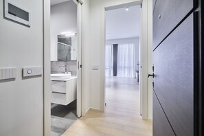 Dusche, Haartrockner, Bidet, Handtücher