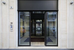 Exterior detail - Two-room apartment Cecchi 18 2p - Mirable PM (Milano)