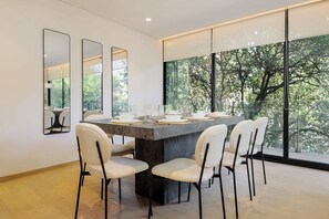 Dining - Saltillo 85– Spacious Apt w/Balcony, Natural Light (Ciudad de México)