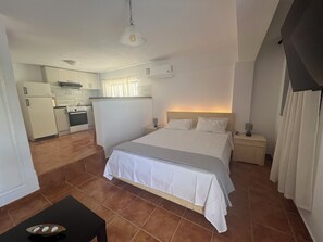 1 quarto, ferros/tábuas de passar roupa, Wi-Fi, roupa de cama