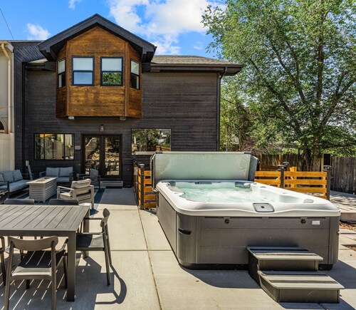 Designer house 20 mins from 4 ski resorts & Salt Lake downtown