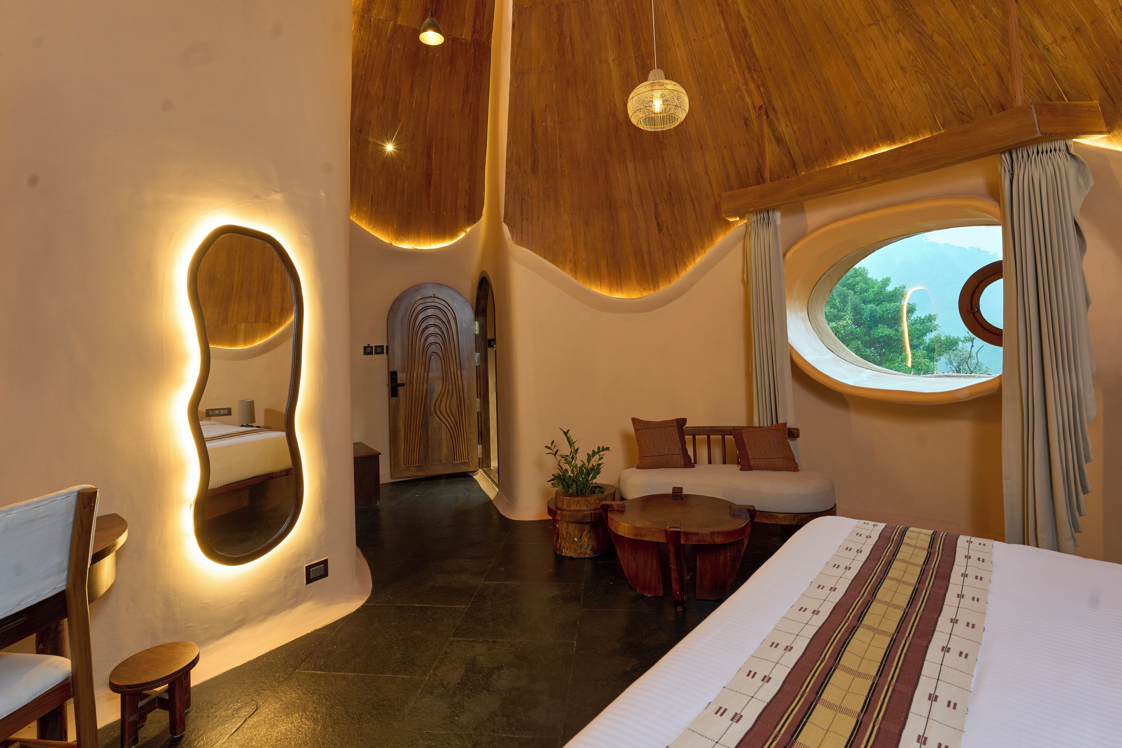 1 bedroom, in-room safe, blackout curtains, soundproofing