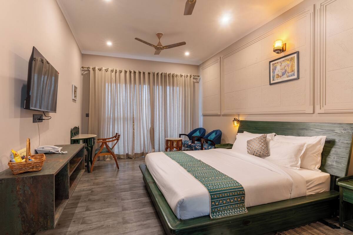 Habitación Deluxe, vistas a la montaña | Espacio para trabajar con un portátil y wifi gratis