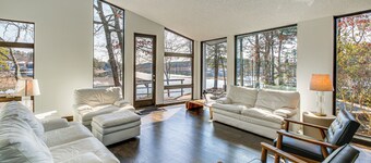 Boat Dock & Views: Stunning Lake Coronado Gem!