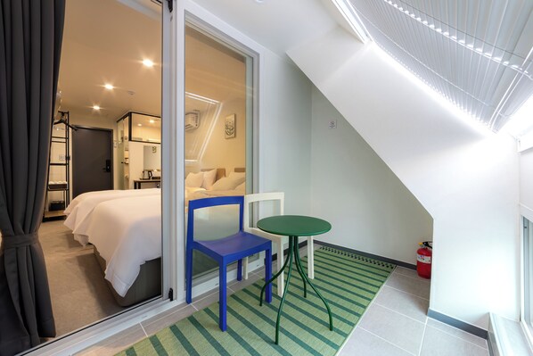 Deluxe Twin Room, Balcony | Balcony - Stayz437 Jongno (Seoul)