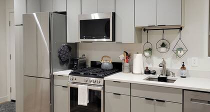 Cozy studio with WiFi and AC in charming San Luis Obispo