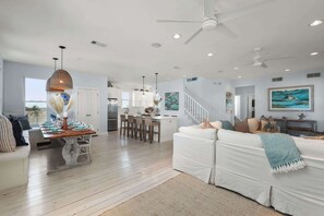 Interior - Beautiful and Secluded Autumn Breeze Fantastic Bay View (Galveston)