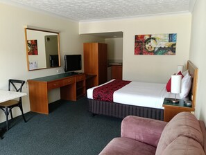 Traditional Double Room, 1 Queen Bed, Courtyard View