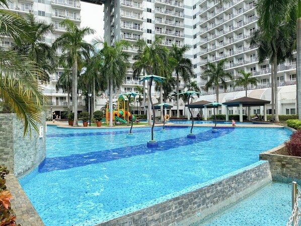 Seasonal outdoor pool