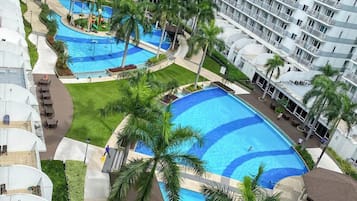 Seasonal outdoor pool