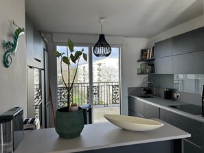 Refrigerador, microondas, horno y lavavajillas 