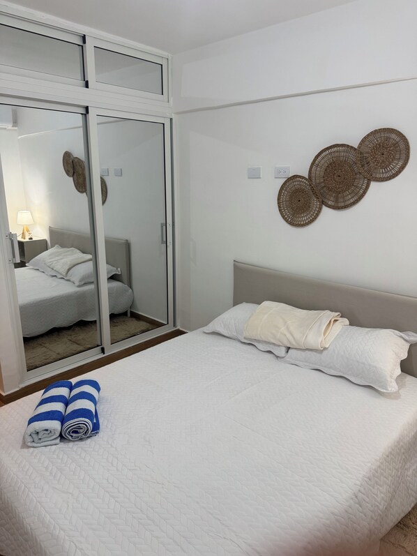 2 bedrooms, iron/ironing board, WiFi, bed sheets