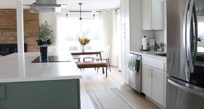 Beautiful ocean view home close to the airport