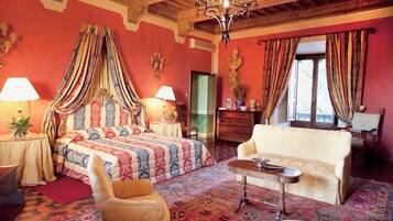 12 bedrooms, internet