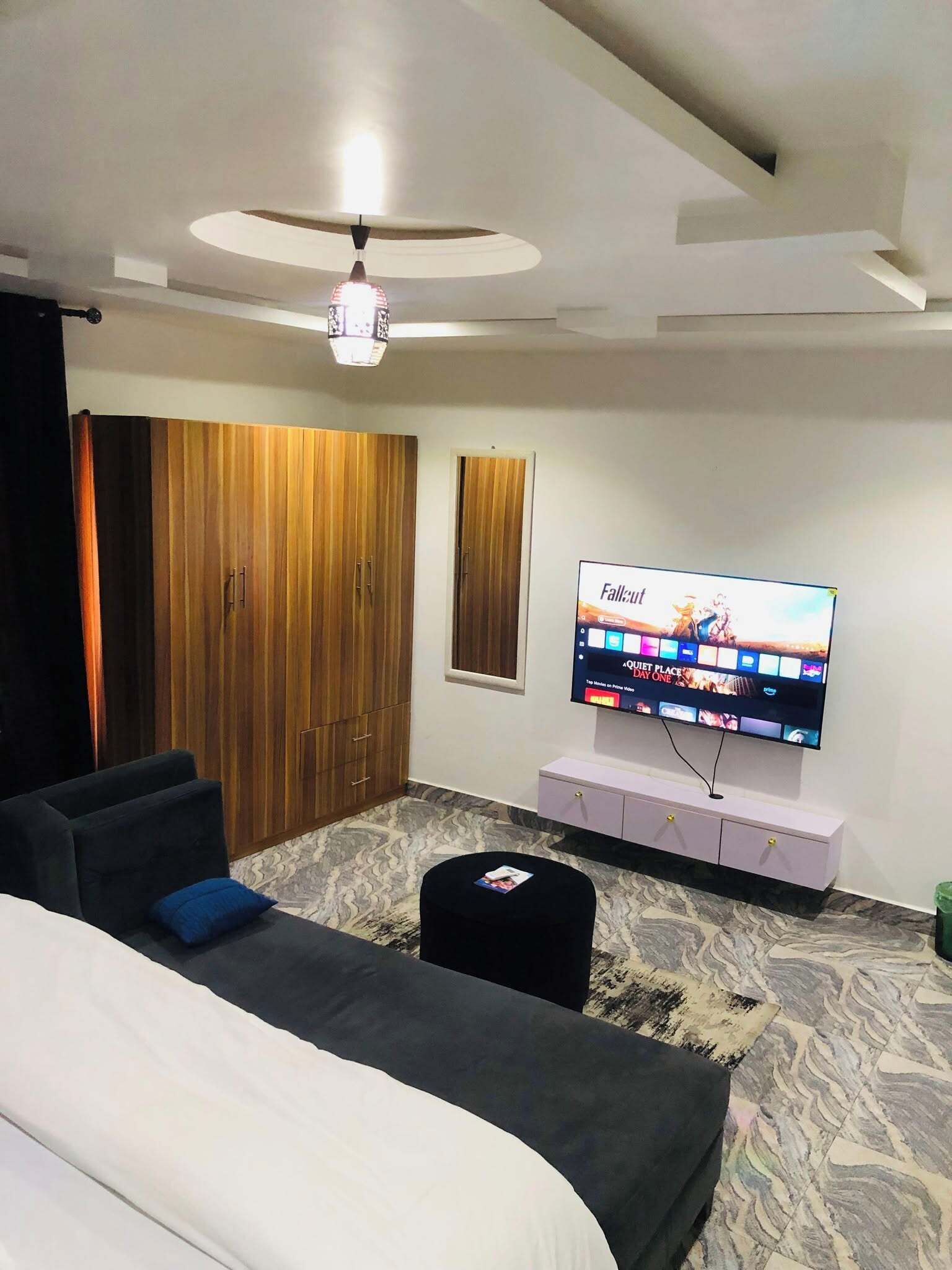 Departamento económico, balcón, vista a la ciudad | 1 habitación, escritorio y espacio para trabajar con laptop 