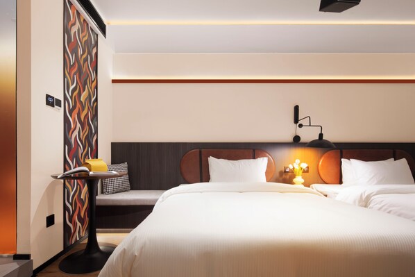 A hotel room with a large bed, bedside table, lamp, and a decorative wall panel. - Merica Hotel -Chengdu Chunxi Road (Chengdu)