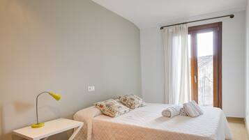 2 bedrooms, free WiFi, bed sheets