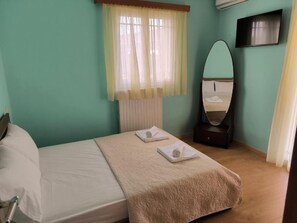 Villa | 3 camere, una scrivania