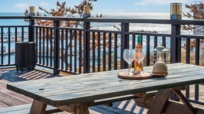 Basic Room, 2 Bedrooms (Room 103(Ocean View/Pool Villa)) | 1 bedroom, free WiFi - Pohang Blue Hill Pension (Pohang)