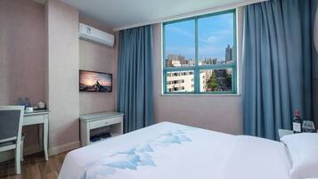 Comfort Room, City View