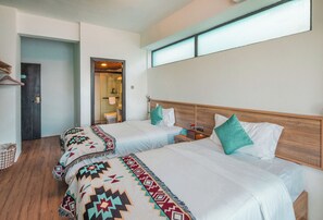 Superior Twin Room, Ocean View | Blackout drapes, soundproofing, iron/ironing board, free WiFi - HAJANA Beachside Homestay (Shenzhen)