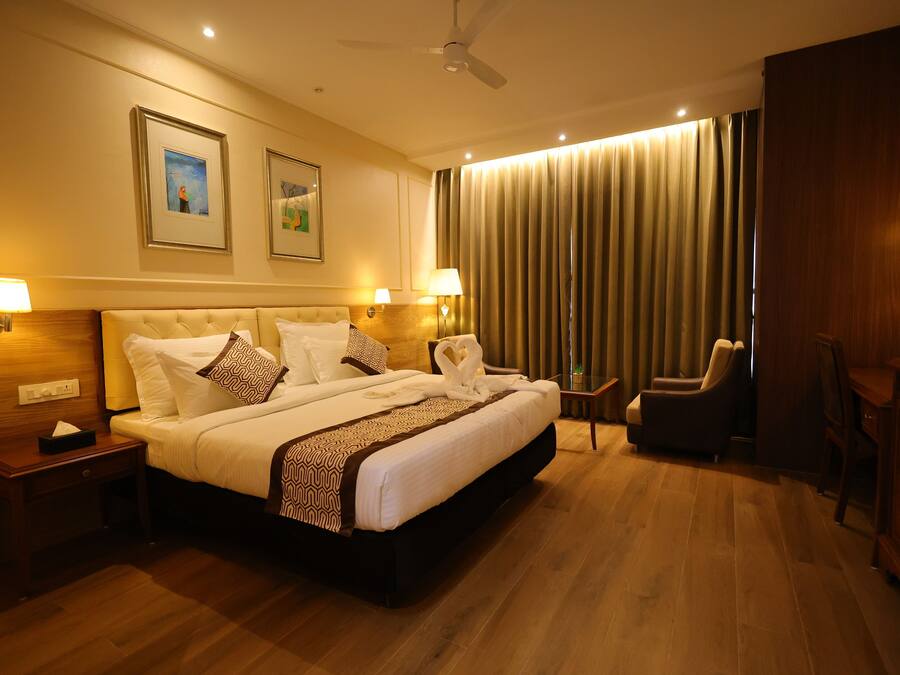 Deluxe Room | Soundproofing, iron/ironing board, free WiFi
