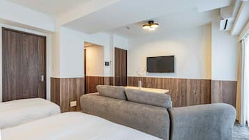 Family Suite, Balcony, City View | WiFi (free)