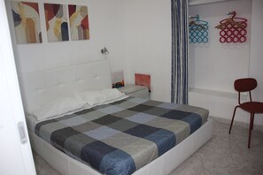 2 bedrooms, travel cot, WiFi, bed sheets - Reflections of Serenity B&B Gaslini (Genova)